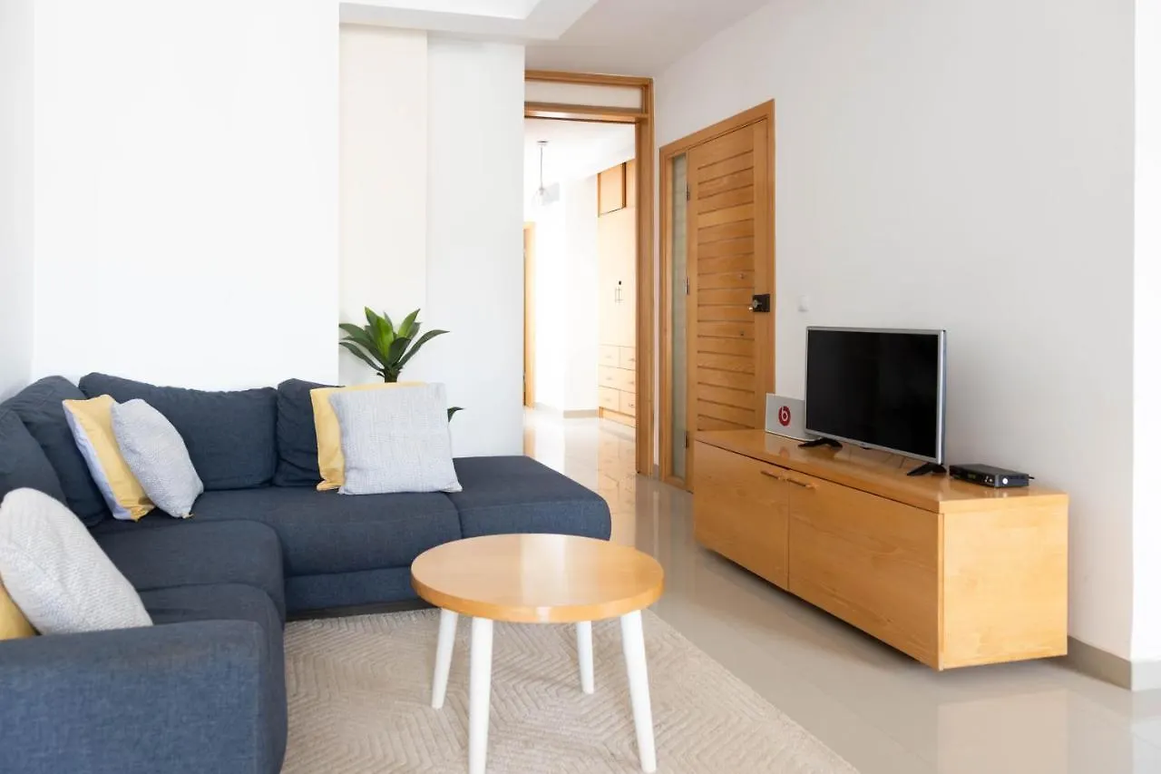 2 Bdr Cozy Apt Near Praca Center, Ac & Fast Wi-Fi Praia Apartment