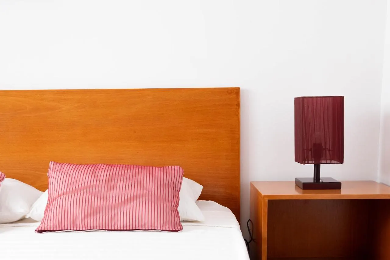 2 Bdr Cozy Apt Near Praca Center, Ac & Fast Wi-Fi Praia Cape Verde